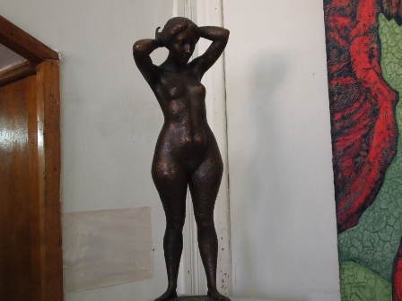 По решению художественного совета Союза художников Абхазии скульптура Виталия Джения «Обнаженная» признана лучшей работой года.